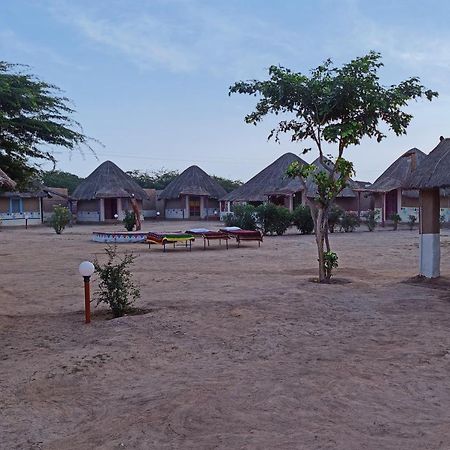 Kutir Craft Village Resort Bherandiāla Exteriör bild