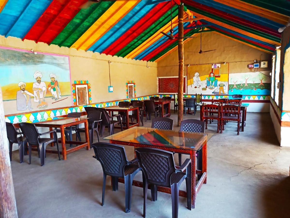 Kutir Craft Village Resort Bherandiāla Exteriör bild