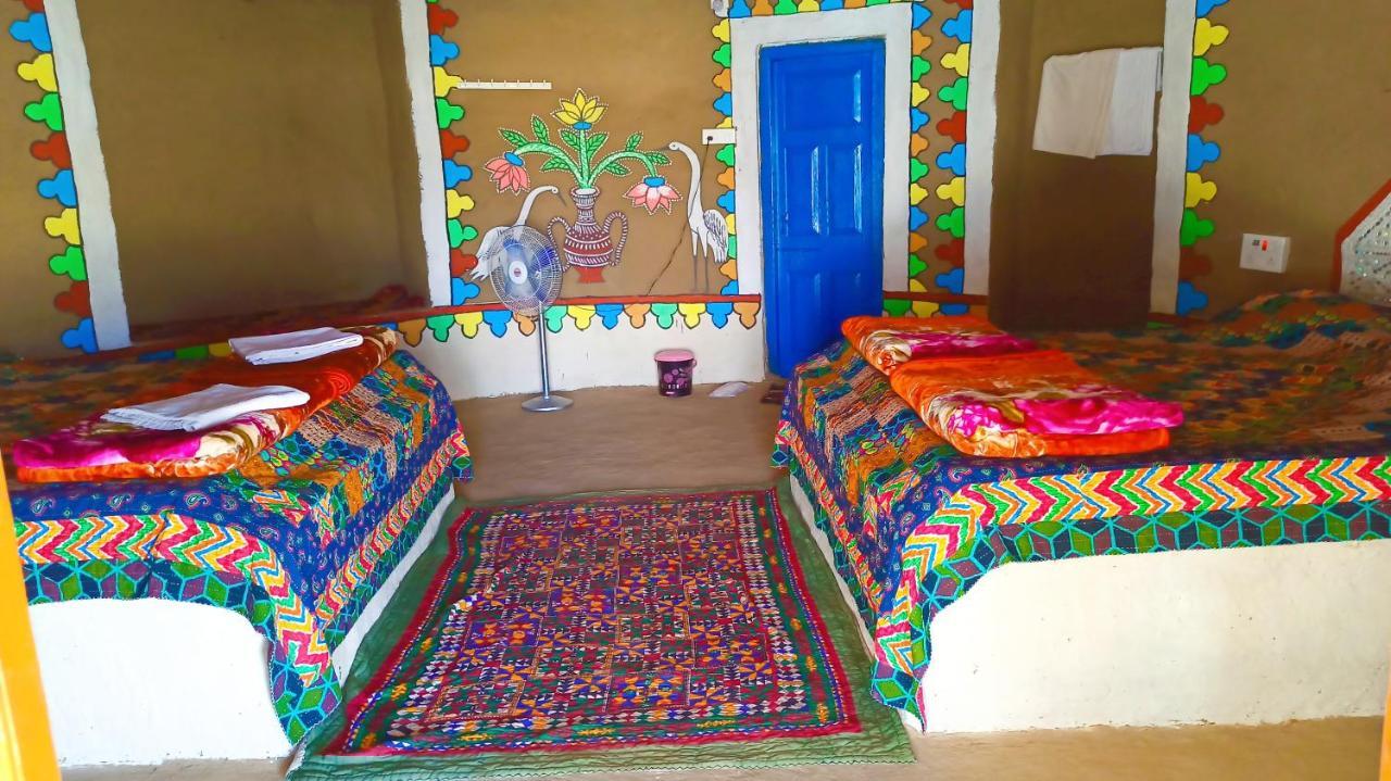 Kutir Craft Village Resort Bherandiāla Exteriör bild