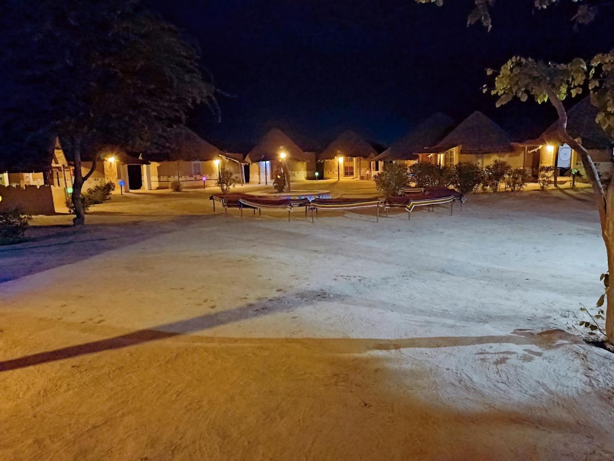 Kutir Craft Village Resort Bherandiāla Exteriör bild