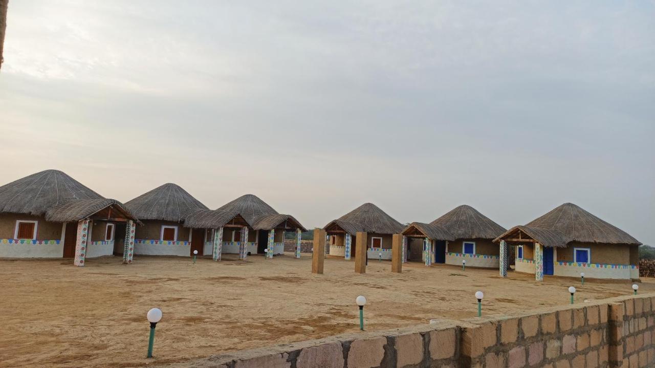 Kutir Craft Village Resort Bherandiāla Exteriör bild