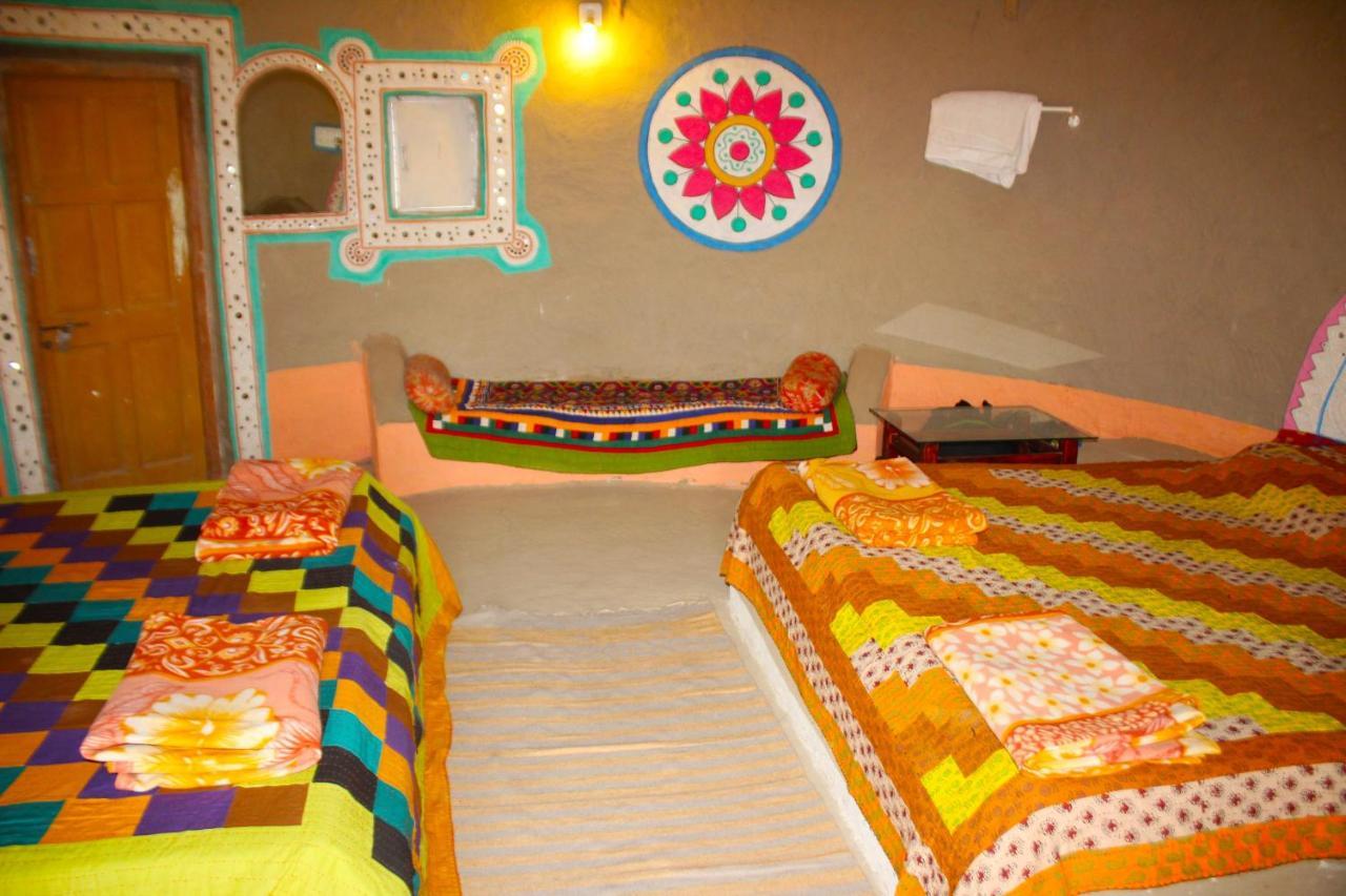 Kutir Craft Village Resort Bherandiāla Exteriör bild