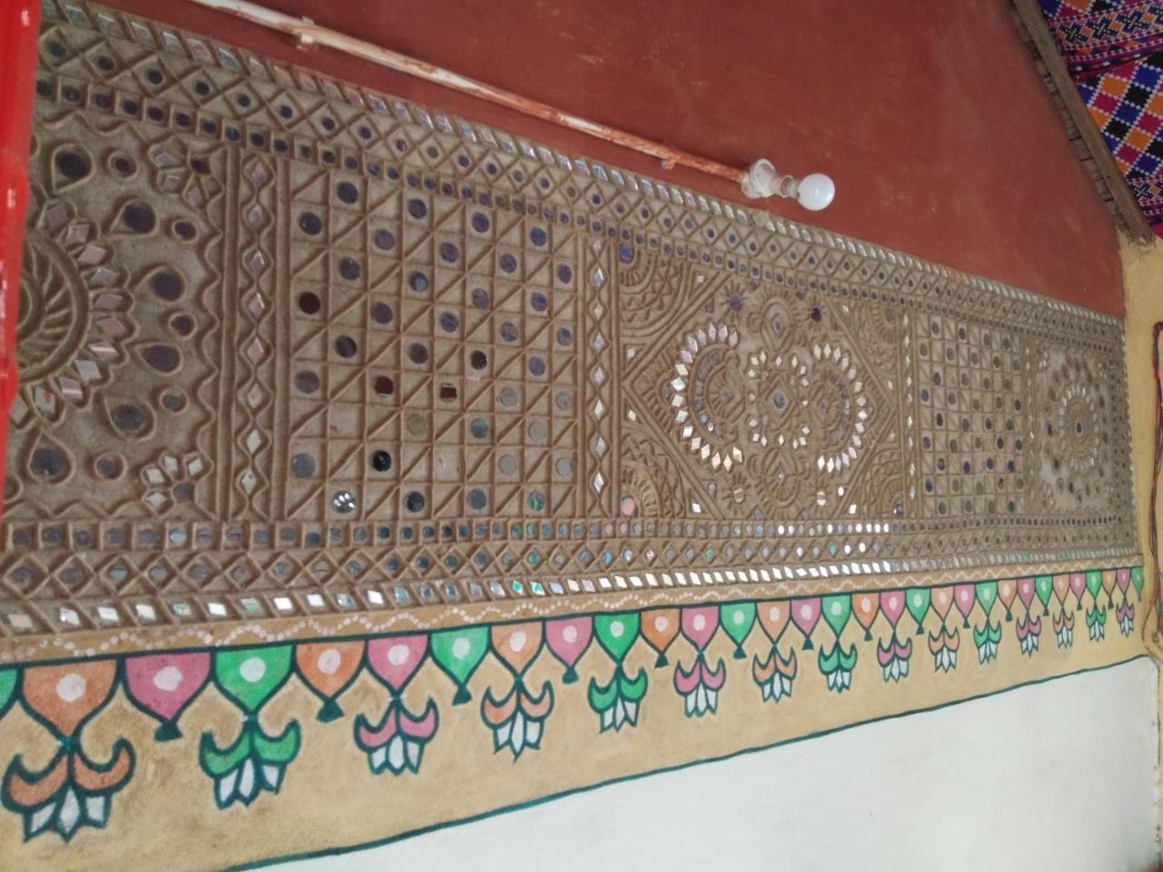 Kutir Craft Village Resort Bherandiāla Exteriör bild
